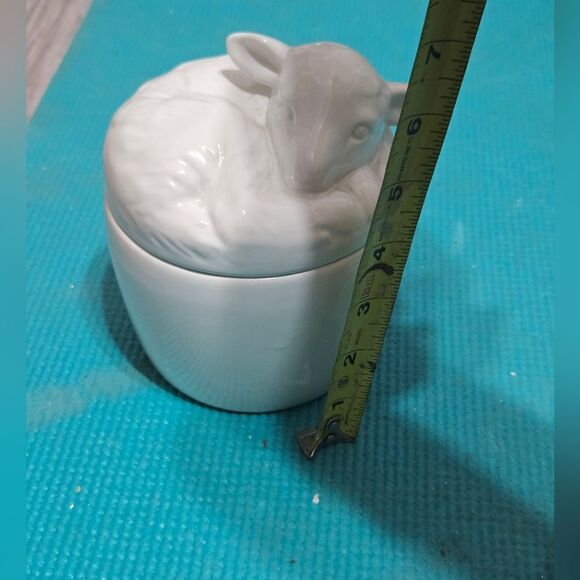 White dolomite Dish with Lamb Shaped Lid - Picture 7 of 7